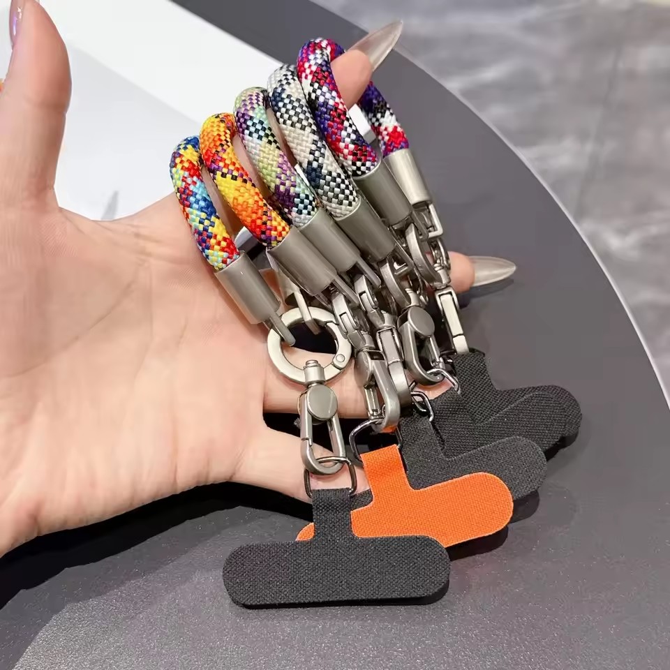 Cordino per telefono in metall - Phone Accessories And Gadget recensione e prezzo
